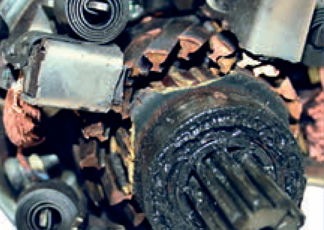 слишком долго держали ключ зажигания в положении пуска двигателя развалившийся коммутатор